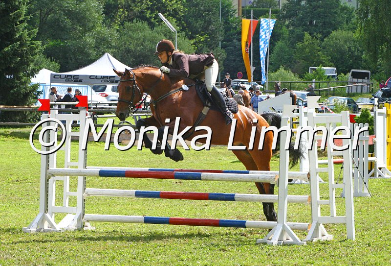 007L9129_Estrella_Punktespringen  Ax.JPG